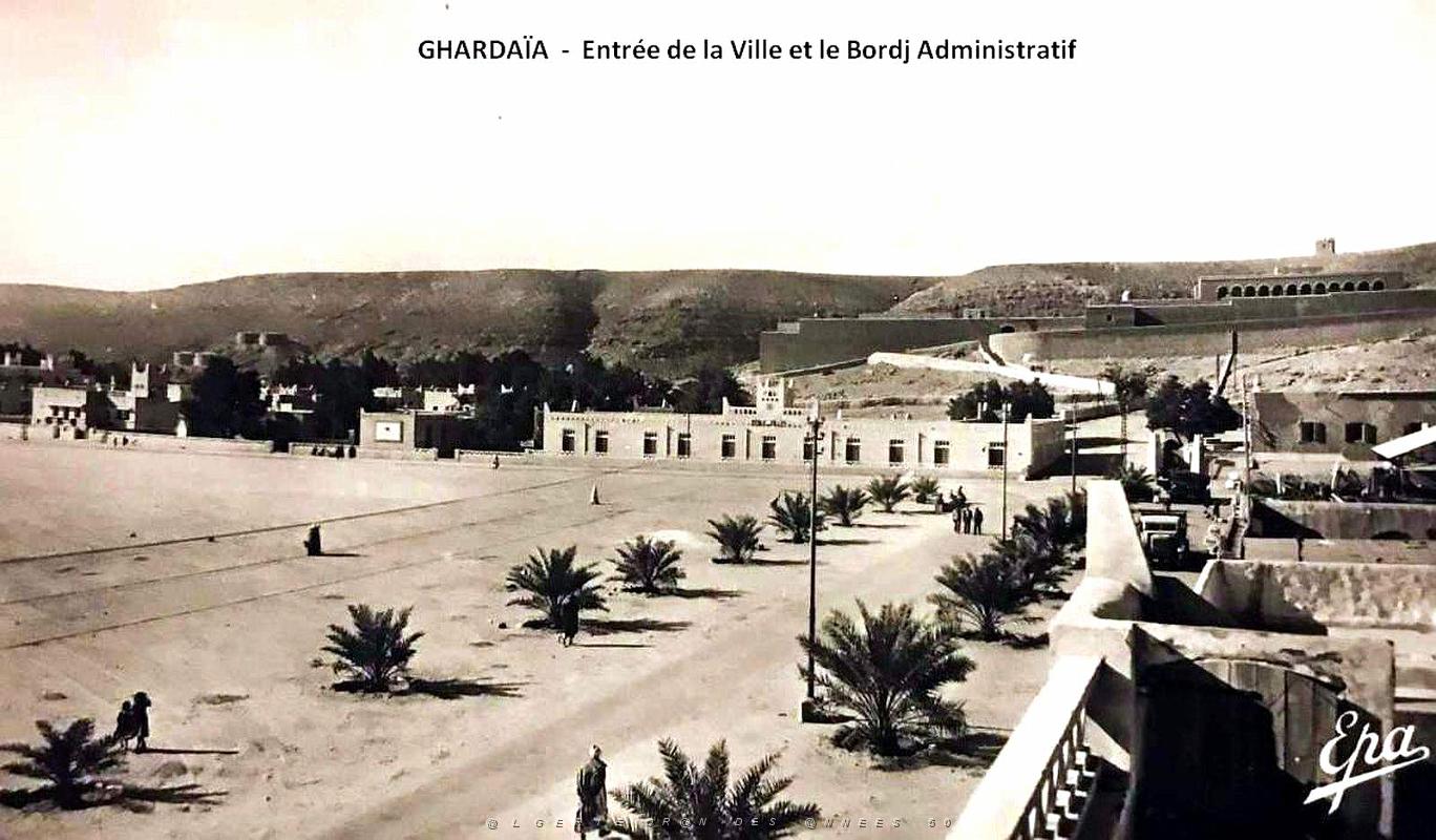 Ghardaia - Entree de la Ville et Bordj Administratif .jpg